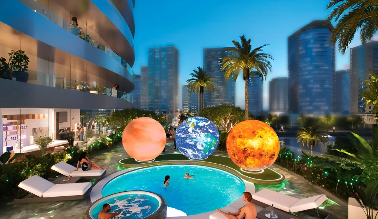 Canal Crown Image - 4